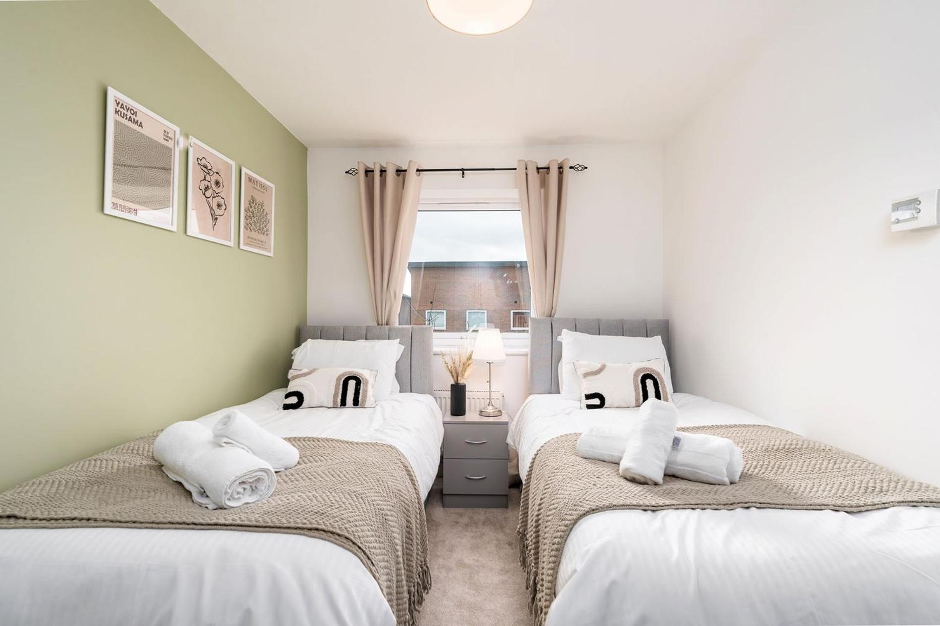 6 Guests - 3 Bedrooms - Free Wi-fi - Casa de férias Manchester