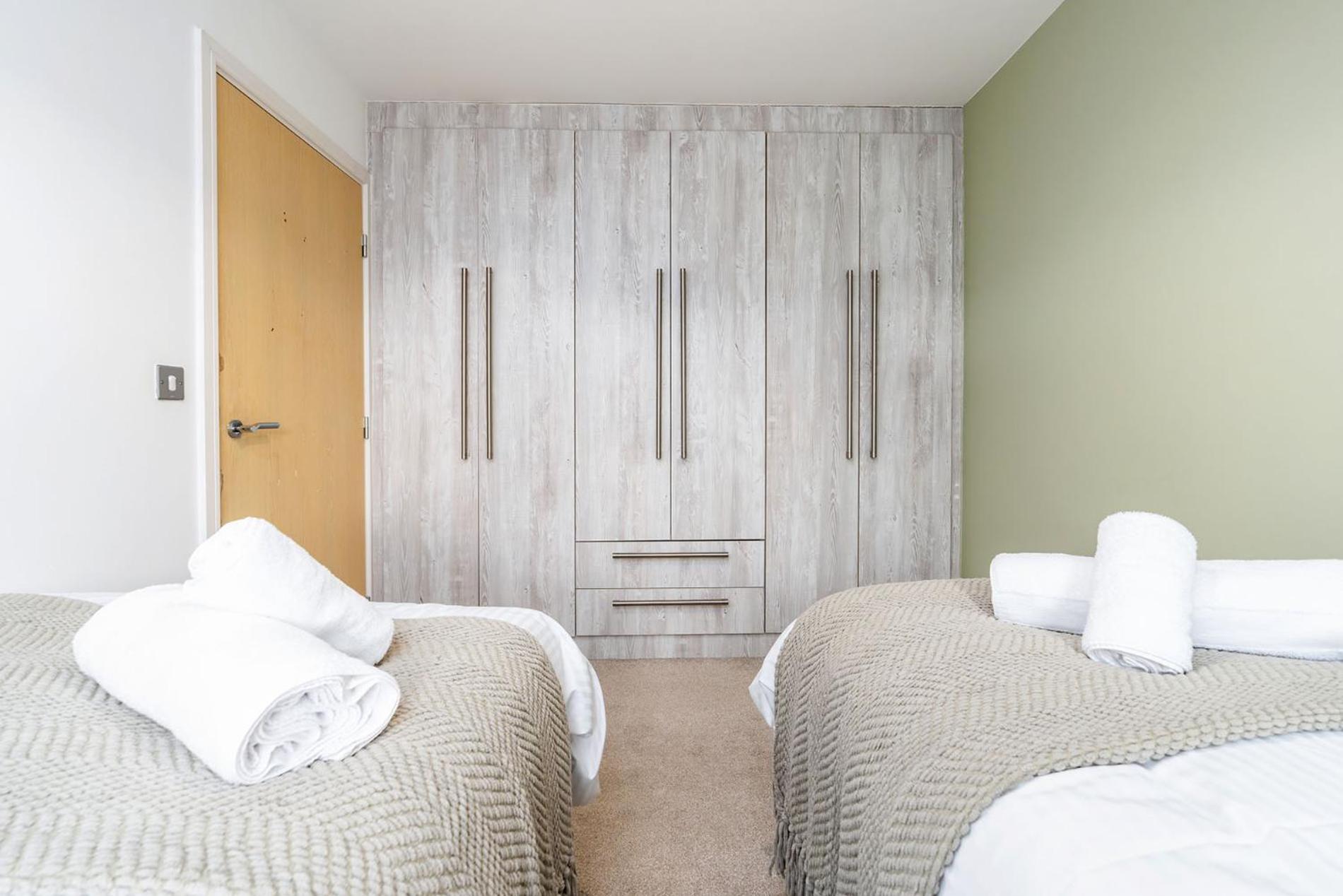 6 Guests - 3 Bedrooms - Free Wi-fi - Casa de férias Manchester